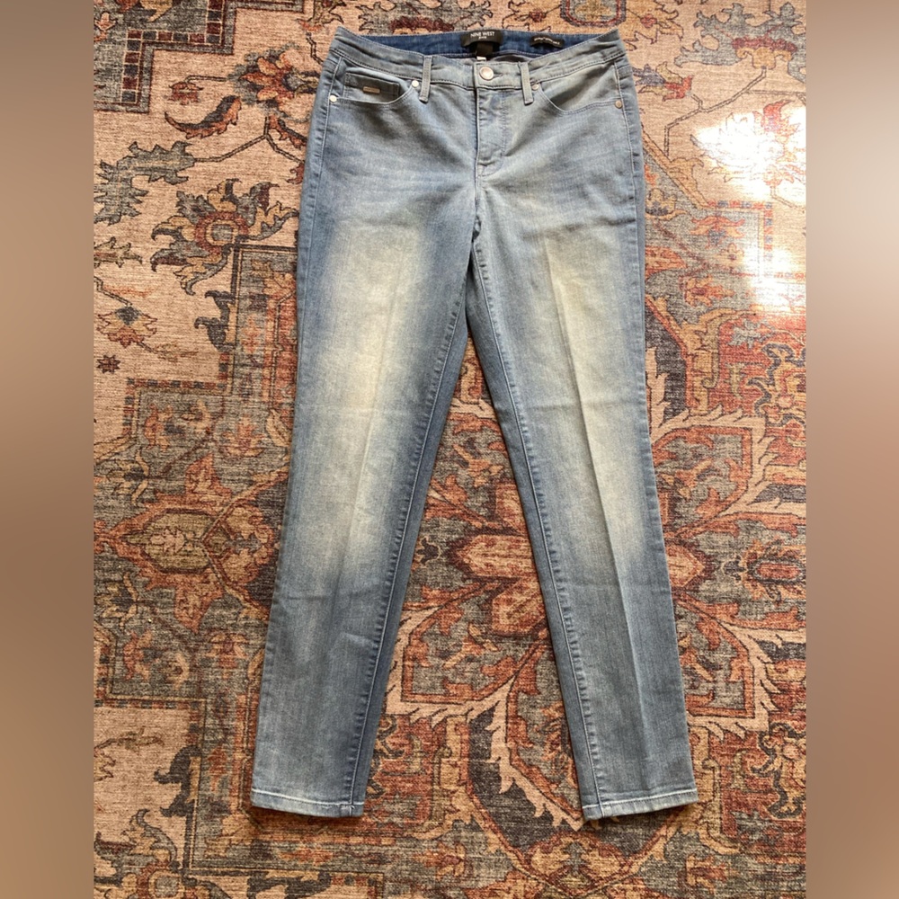 4 Pair of Women’s Jeans, Mostly Bandolino and Nine West, All Six 6